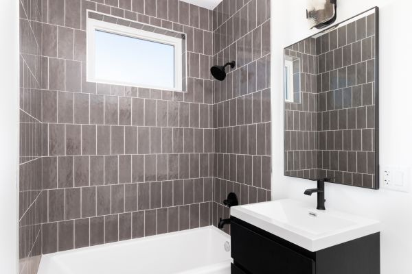 Cost of Shower Window Repair in Mechanicsburg